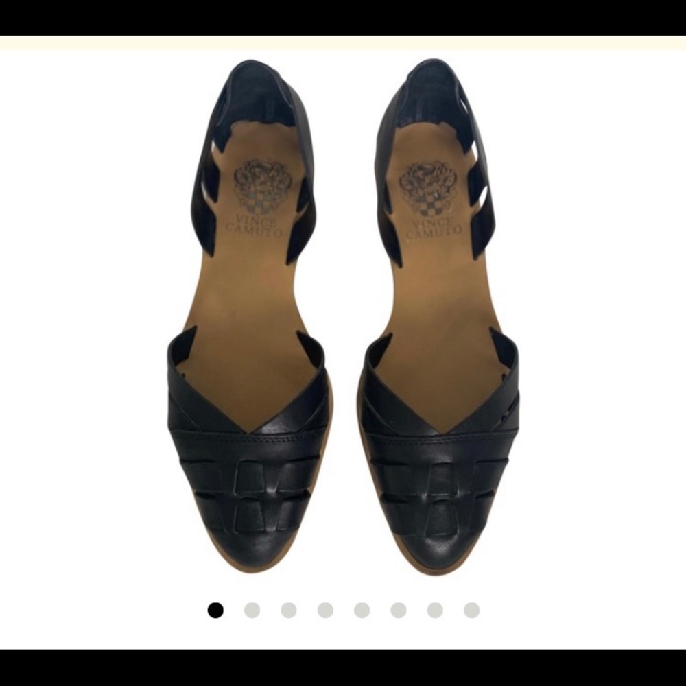 Vince Camuto Black Pointed Toe Flats / Size 7.5